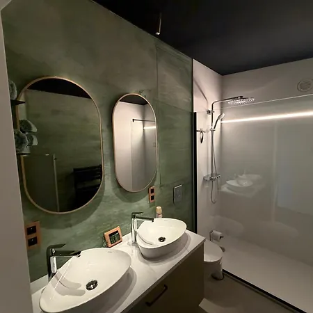 Olivine 12 Lodge *