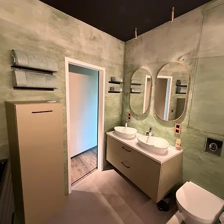 Lodge Olivine 12 *